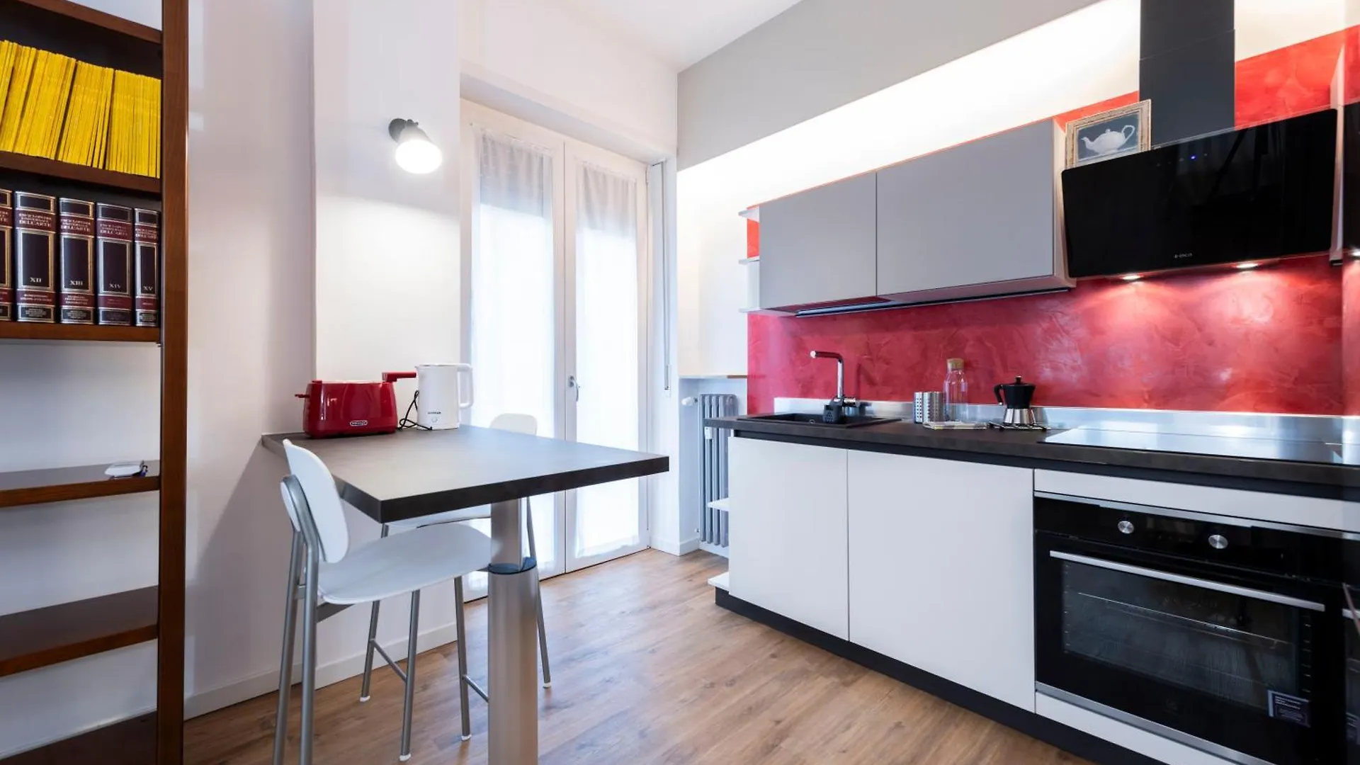 Three Balconies Apartment فيرونا